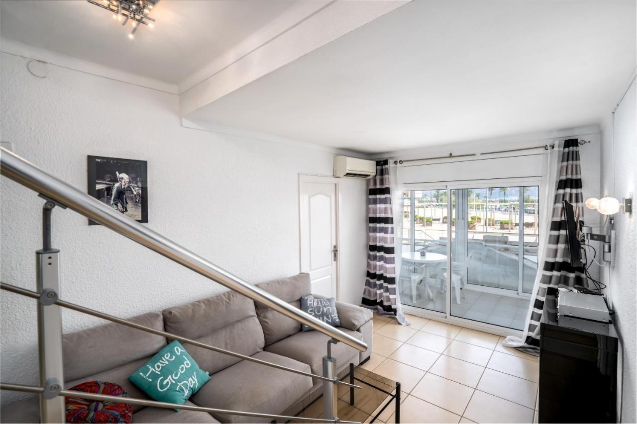 Apartamento Welcs Emp 018 Con Terraza Frente Al Mar Apartment Empuriabrava Exterior photo